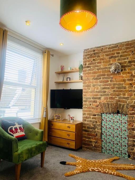 Funky 2 Bedroom Apartment In Town Centre Hastings Exterior foto